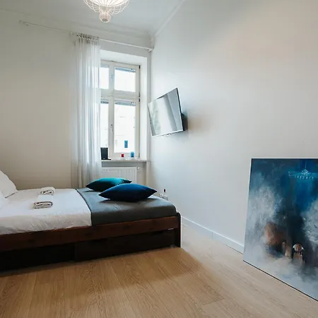 Cracow Main Hub شقة *